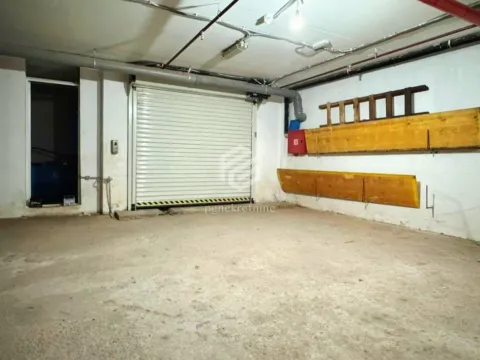 Rent, office space, 406m², Petrovac, Budva - image 12