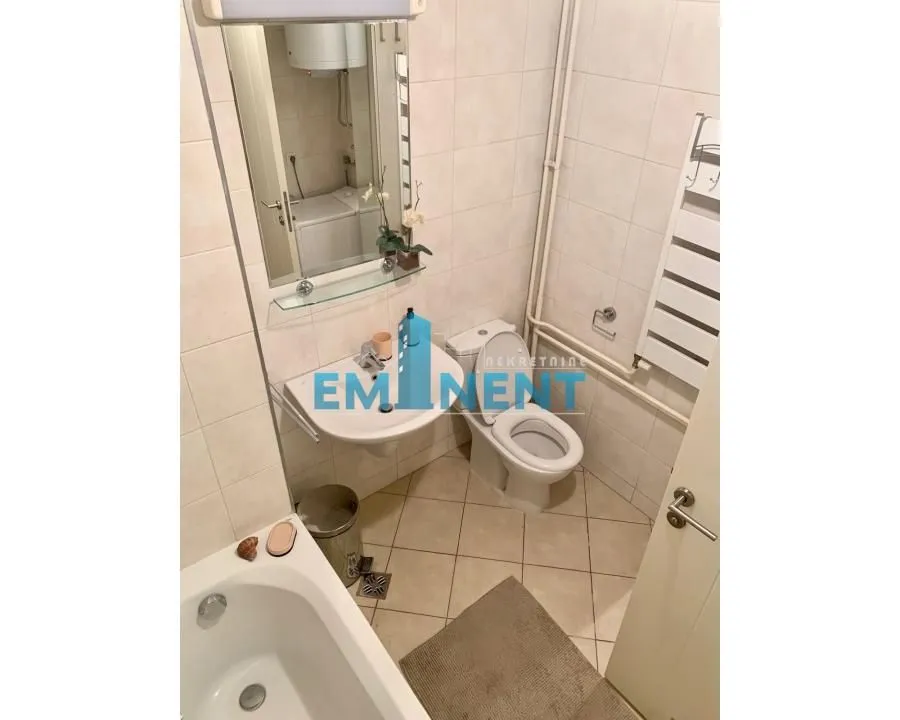 Izdavanje, dvosoban stan, 68m², Novi Beograd Blok 67, Novi Beograd Sve Podlokacije