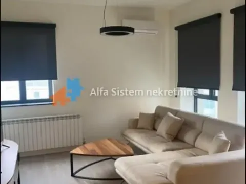 Izdavanje, trosoban stan, 73m², Savski Venac, Beograd