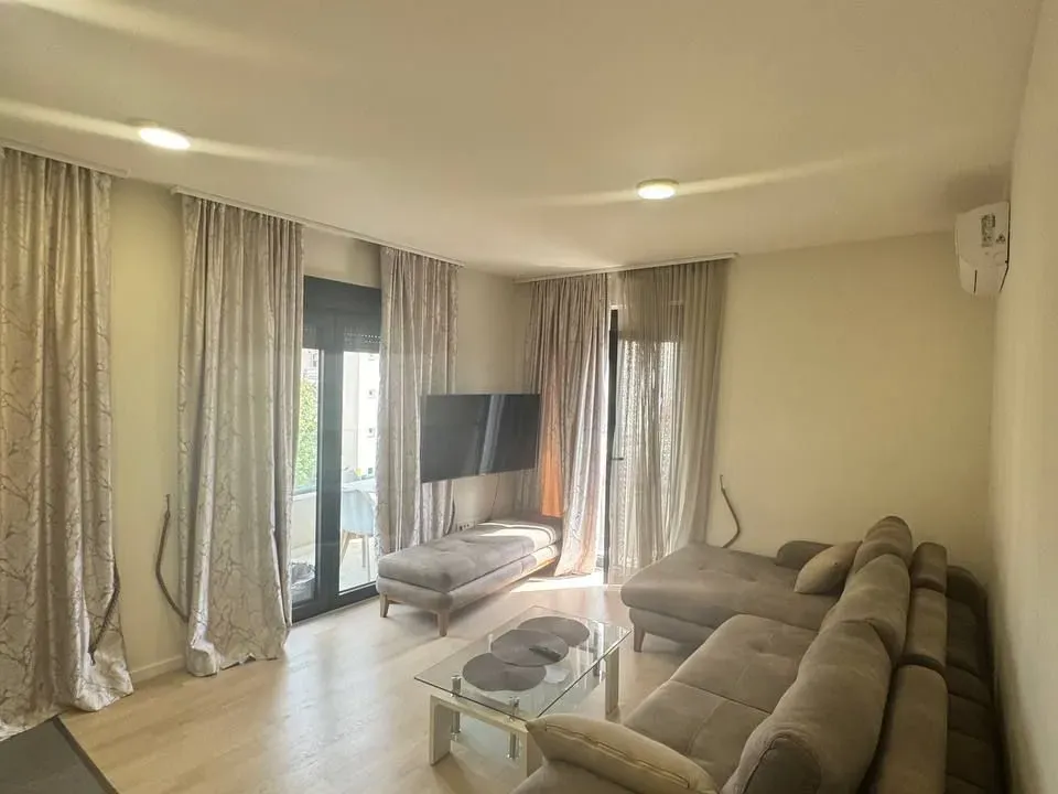 Prodaja, dvosoban stan, 60m², Podkošljun, Budva