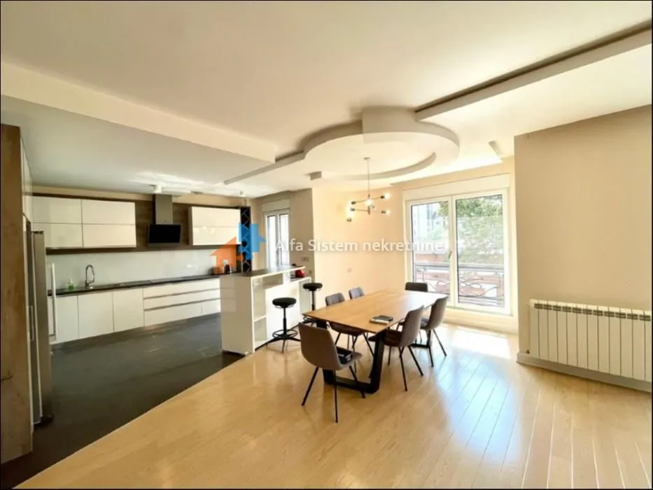 Izdavanje, četvorosoban stan, 190m², Neimar, Vračar Sve Podlokacije