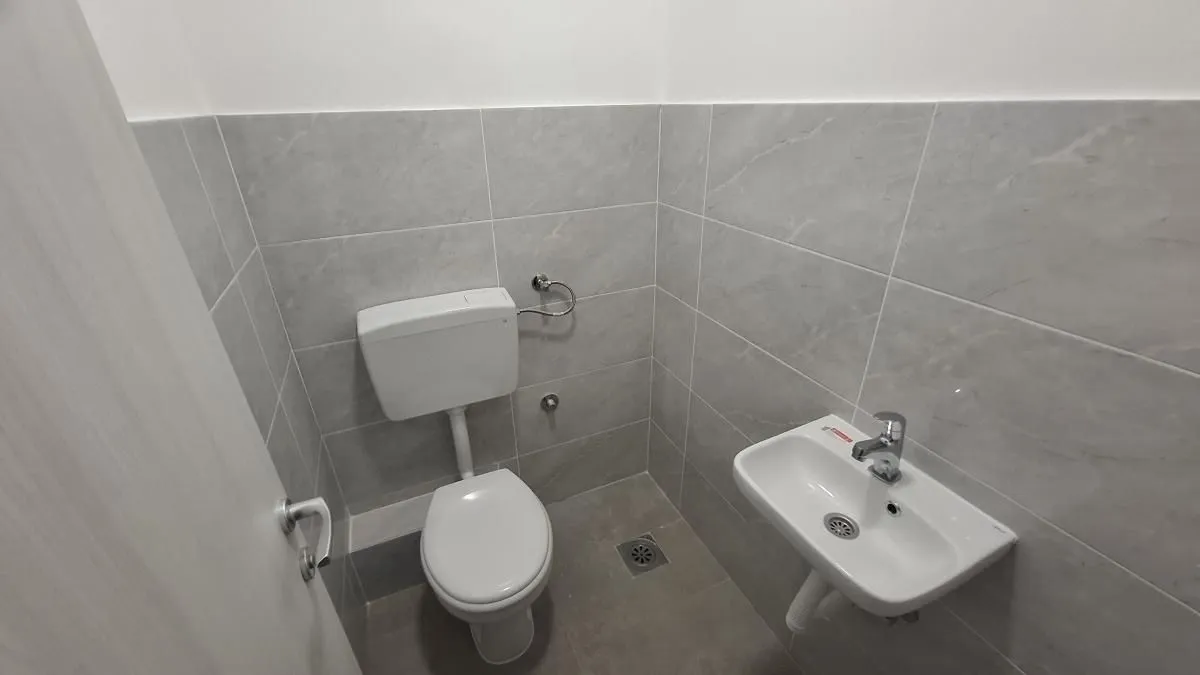 Izdavanje, trosoban stan, 75m², Petrovaradin, Novi Sad