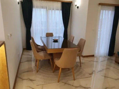 Izdavanje, trosoban stan, 100m², Tivat, Crna Gora - image 11