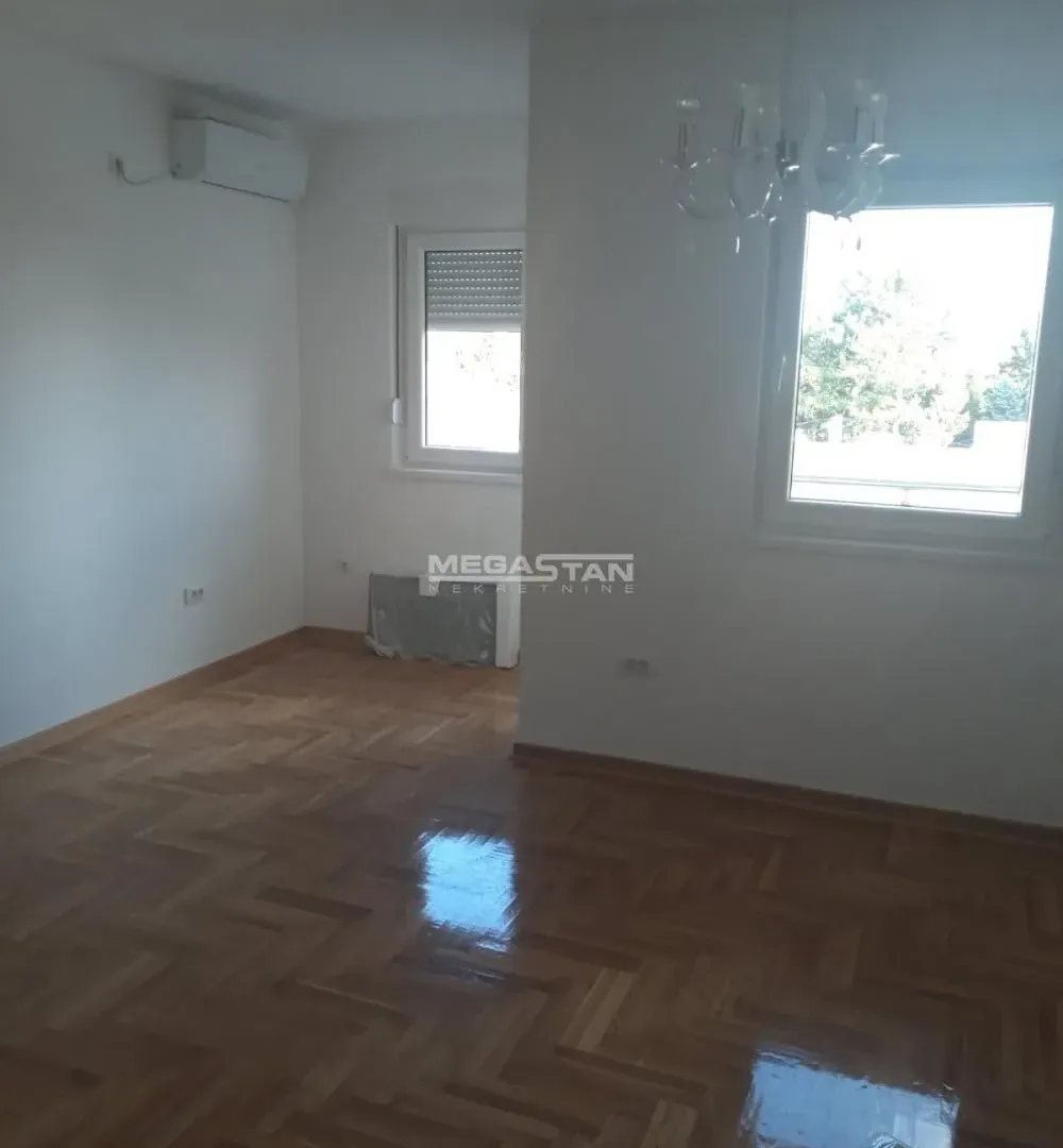 Izdavanje, jednosoban stan, 40m², Ledine, Beograd