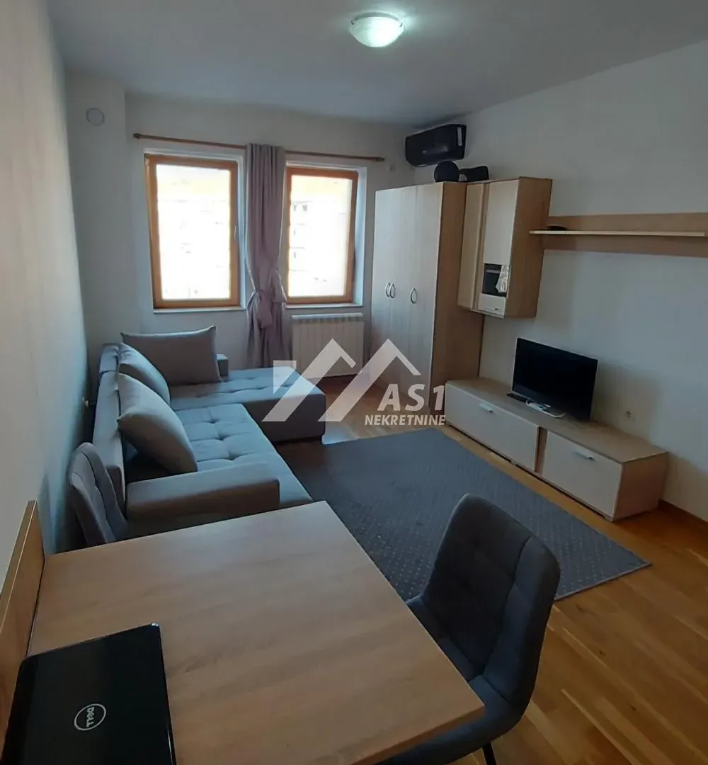 Izdavanje, stan, 27m², Grbavica, Novi Sad Sve Podlokacije