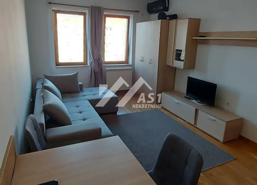Rent, apartment, 27m², Grbavica, Novi Sad Sve Podlokacije