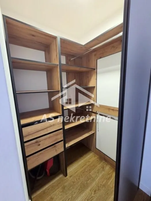 Izdavanje, stan, 61m², Cvetkova Pijaca, Zvezdara Sve Podlokacije