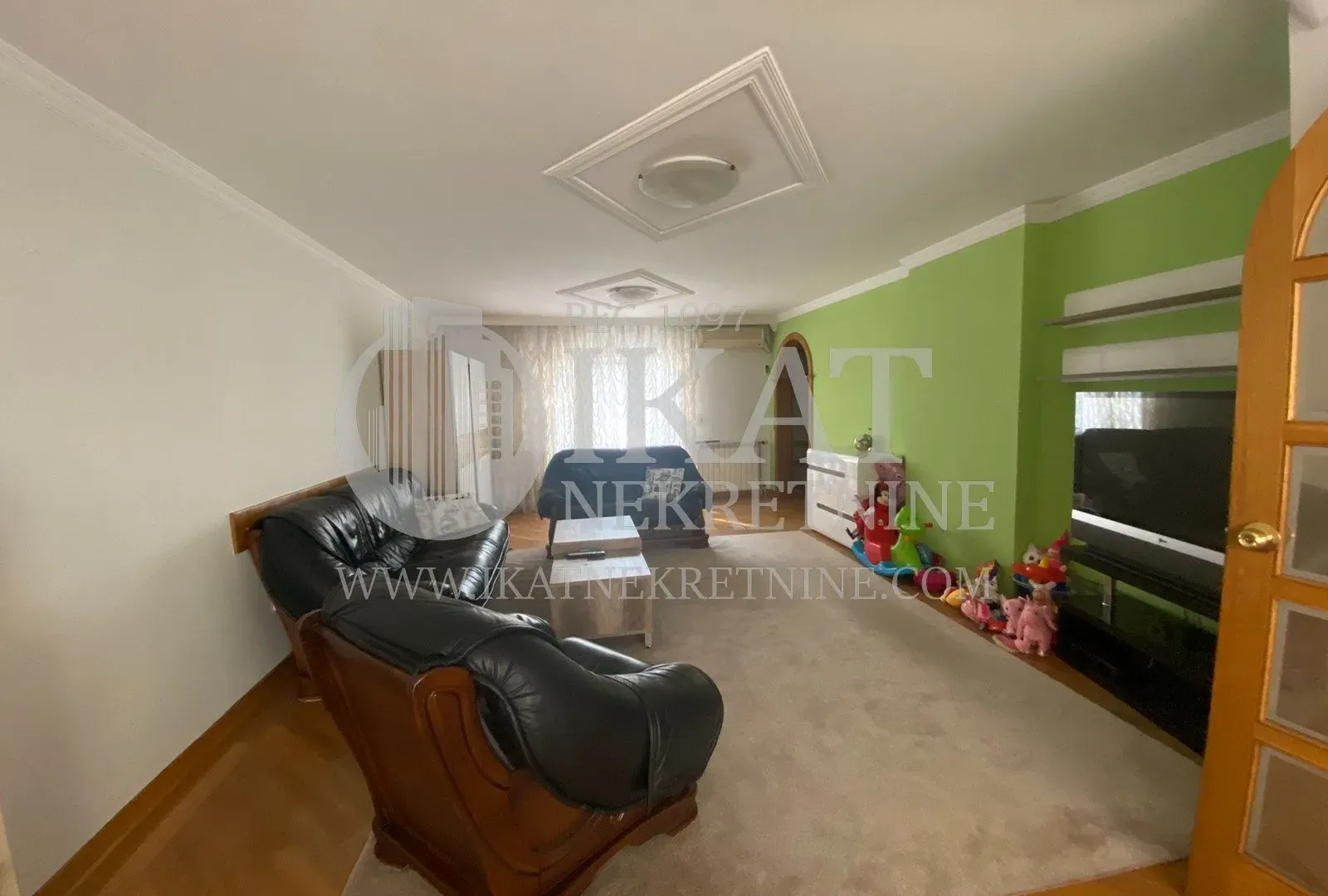 Izdavanje, stan, 200m², Vračar Sve Podlokacije, Beograd