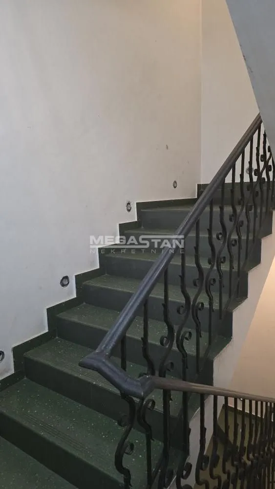 Rent, three bedroom apartment, 68m², Čubura, Beograd