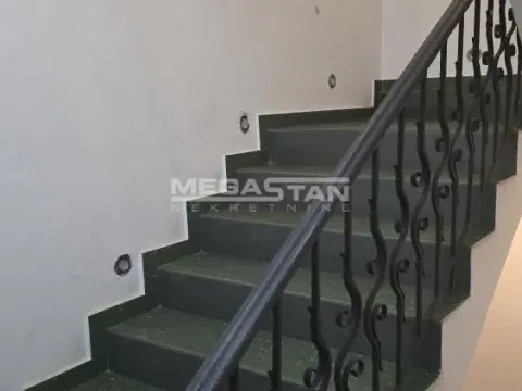 Izdavanje, trosoban stan, 68m², Čubura, Beograd - image 5