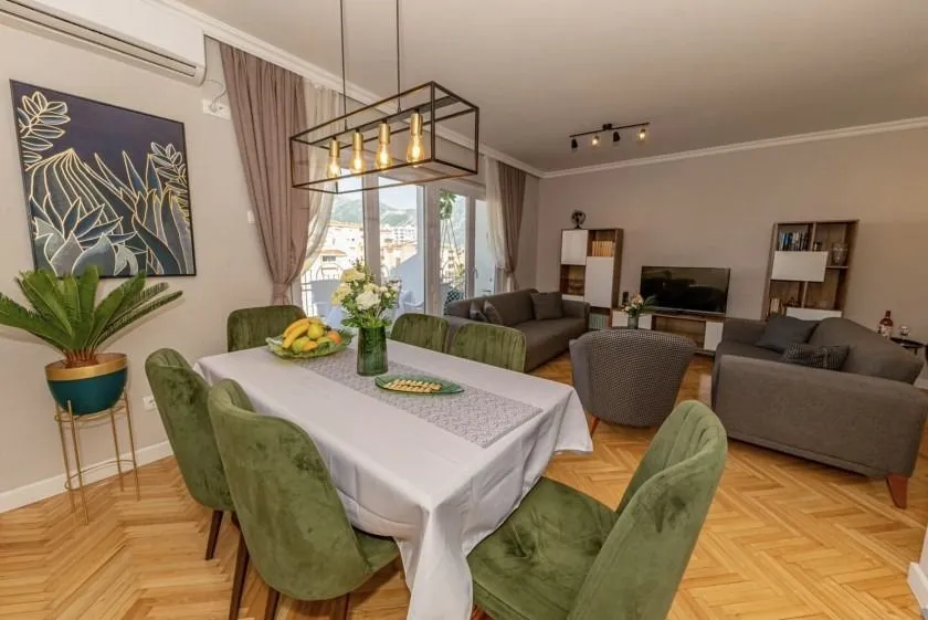 Sale, three bedroom apartment, 100m², Centar, Bar