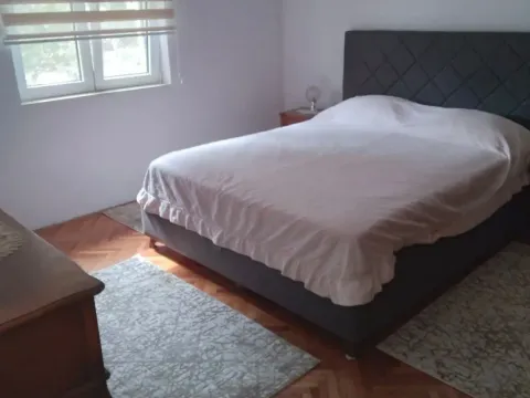 Izdavanje, jednosoban stan, 50m², Centar, Tivat - image 3