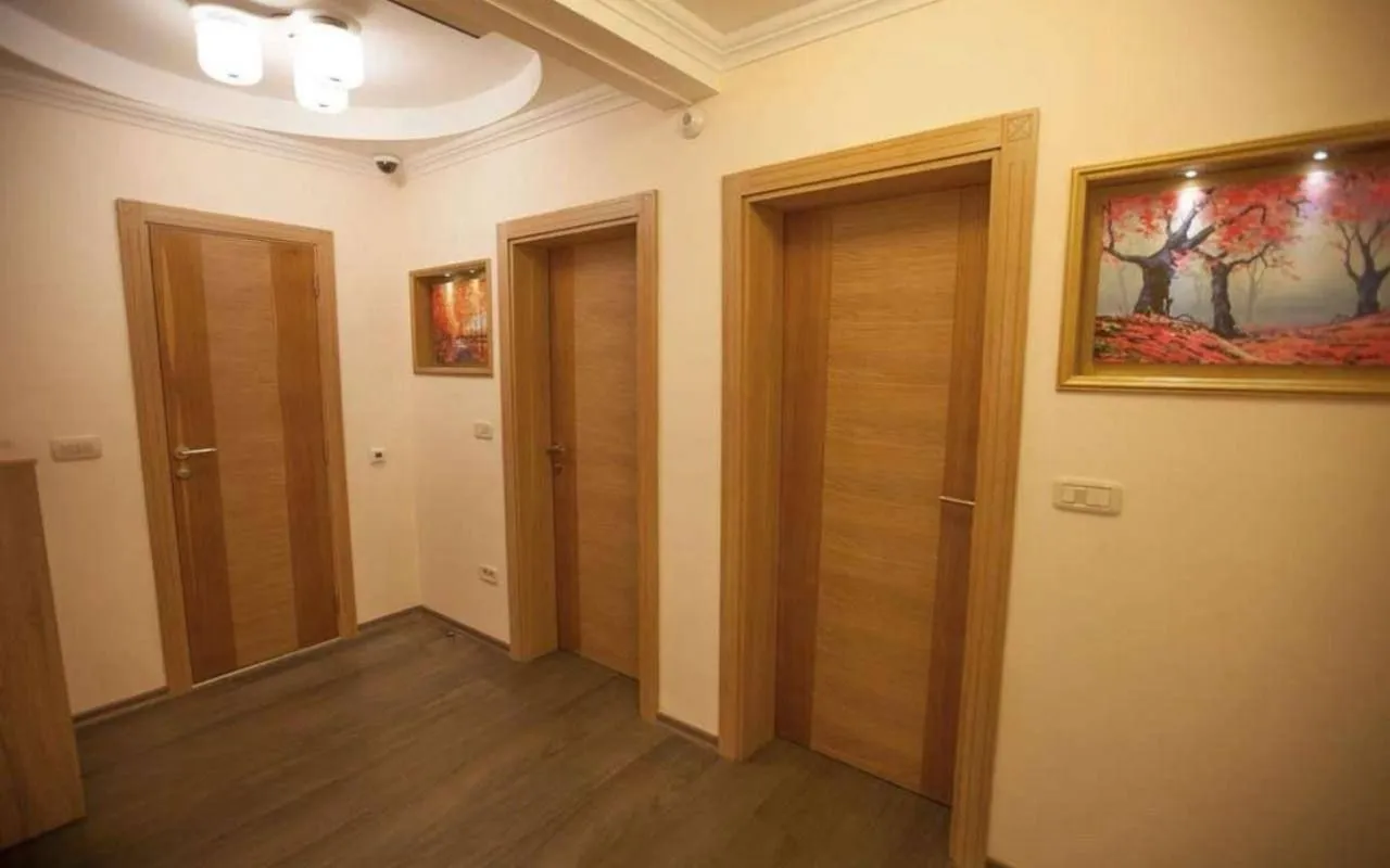 Prodaja, trosoban stan, 100m², Centar, Bar