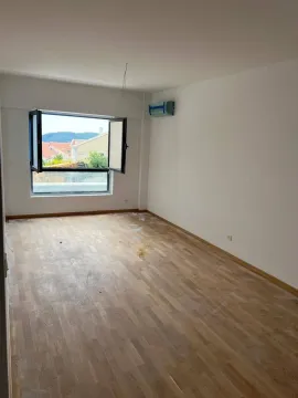 Sale, one bedroom apartment, 45m², Bečići, Budva - image 2