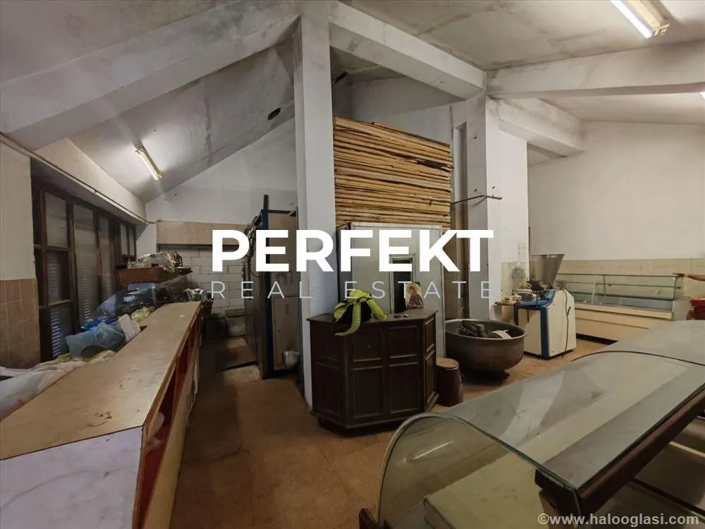 Sale, office space, 290m², Resnik, Beograd