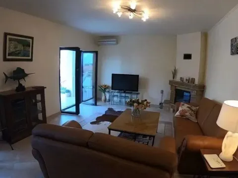 Prodaja, kuća, 240m², Prčanj, Kotor - image 7