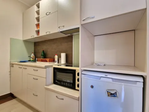 Izdavanje, jednosoban stan, 38m², Bečići, Budva - image 9