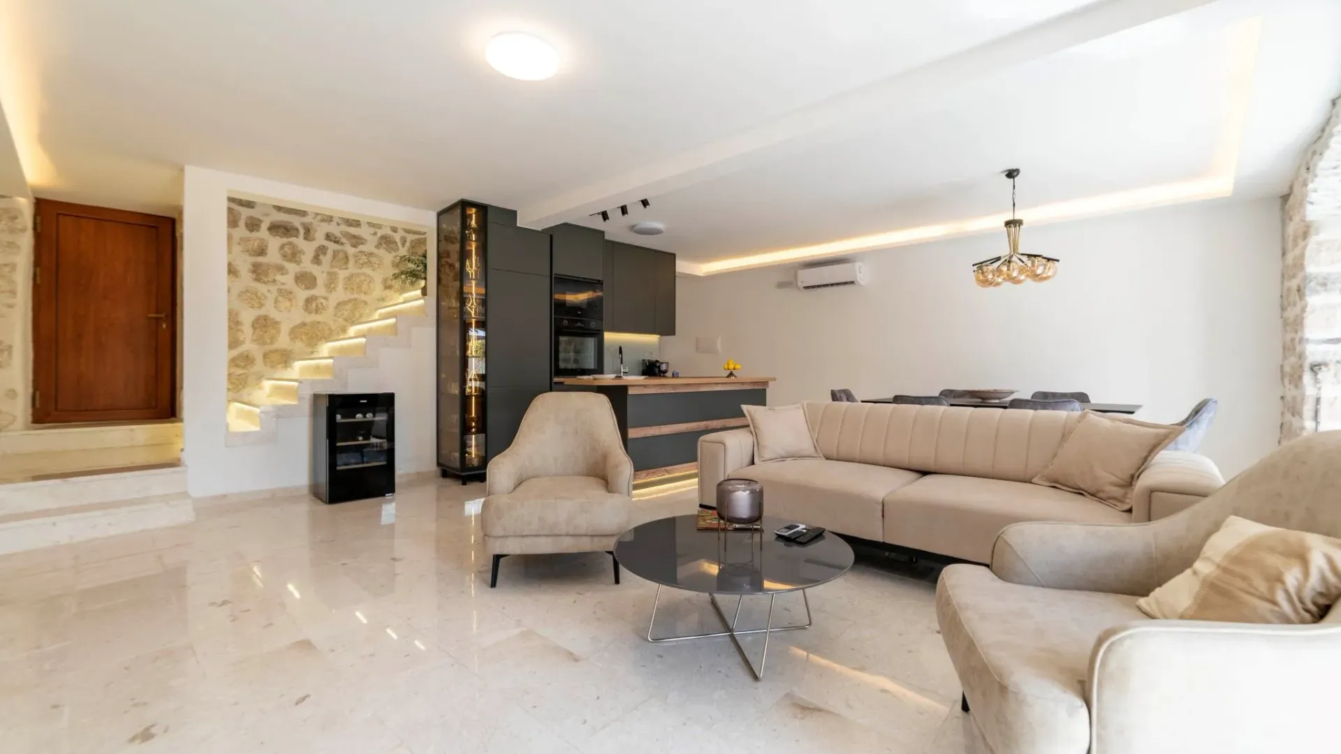 Rent, house, 150m², Orahovac, Kotor