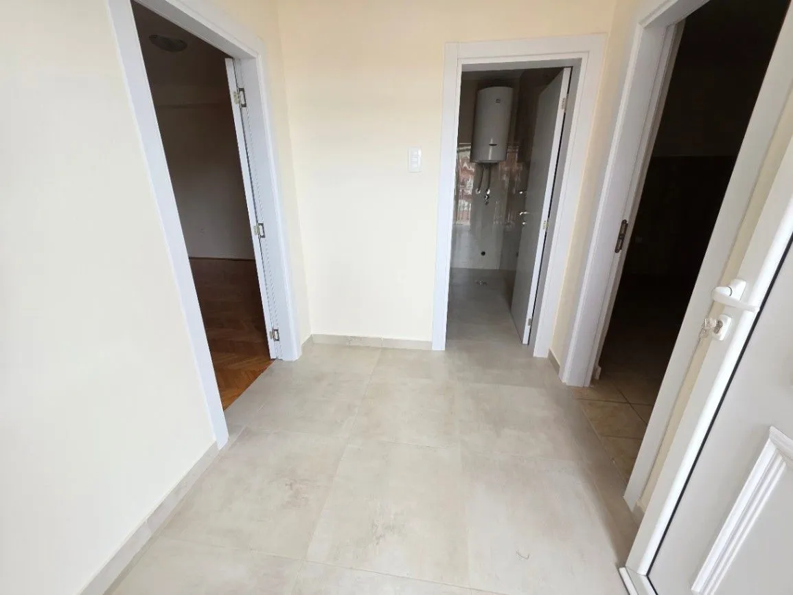 Izdavanje, jednosoban stan, 60m², Tološi, Podgorica