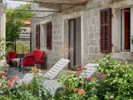 Prodaja, dvosoban stan, 110m², Kotor, Crna Gora - image 5