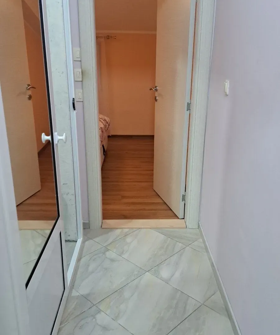 Izdavanje, trosoban stan, 106m², Tripovići, Tivat