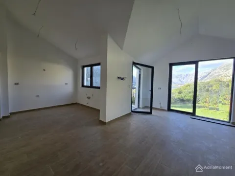 Sale, three bedroom apartment, 94m², Škaljari, Kotor