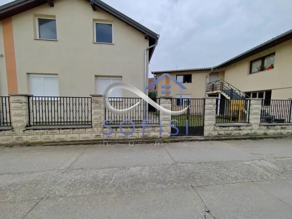 Prodaja, kuća, 189m², Salajka, Novi Sad Sve Podlokacije