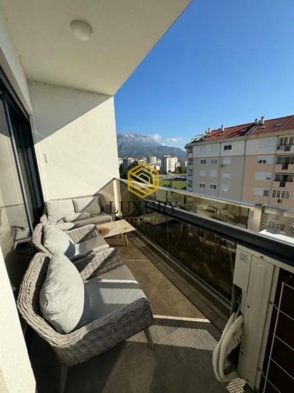 Prodaja, dvosoban stan, 96m², Centar, Bar