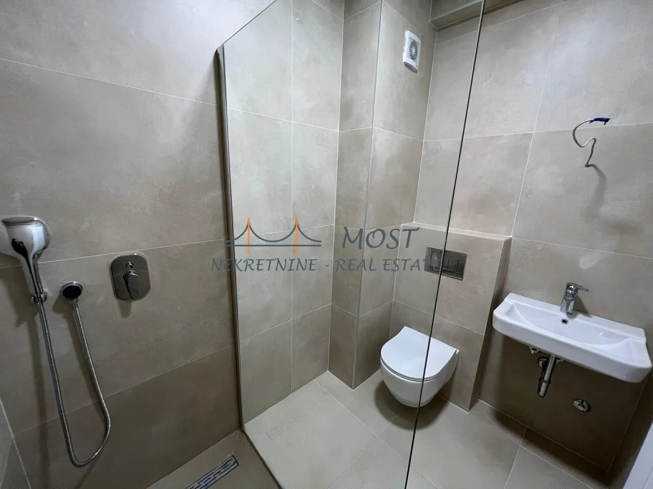 Prodaja, dvosoban stan, 71m², Zabjelo, Podgorica