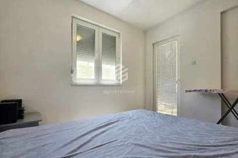 Rent, one bedroom apartment, 35m², Stari Aerodrom, Podgorica - image 11