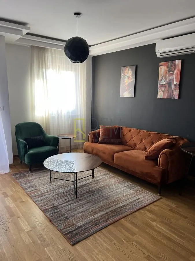 Izdavanje, jednosoban stan, 43m², City Kej, Podgorica