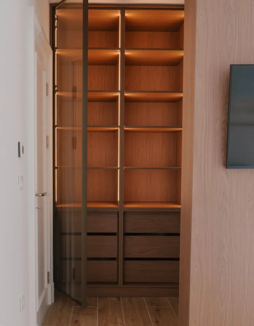 Izdavanje, dvosoban stan, 71m², Kava, Tivat