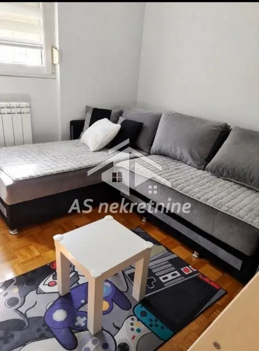 Izdavanje, četvorosoban stan, 90m², Novi Beograd Blok 28, Novi Beograd Sve Podlokacije