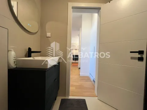 Izdavanje, jednosoban stan, 63m², Centar, Bar - image 15