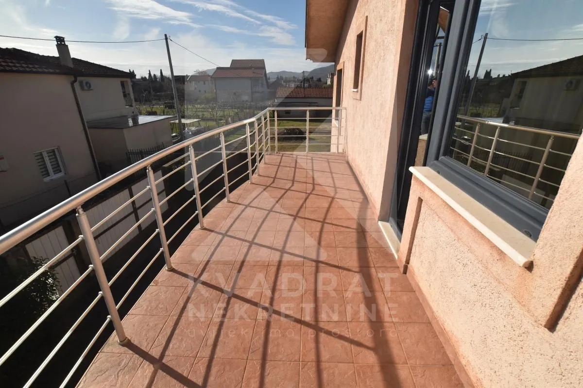 Rent, house, 170m², Gornja Gorica, Podgorica