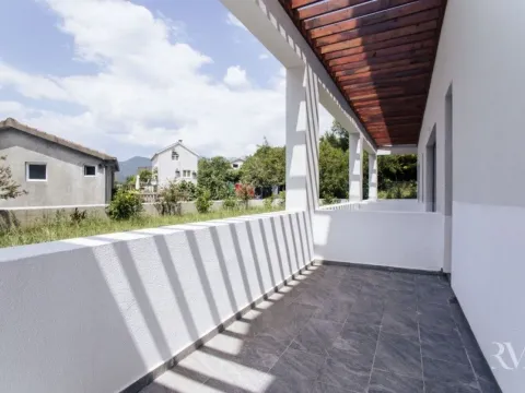 Sale, one bedroom apartment, 53m², Tivat, Crna Gora - image 5