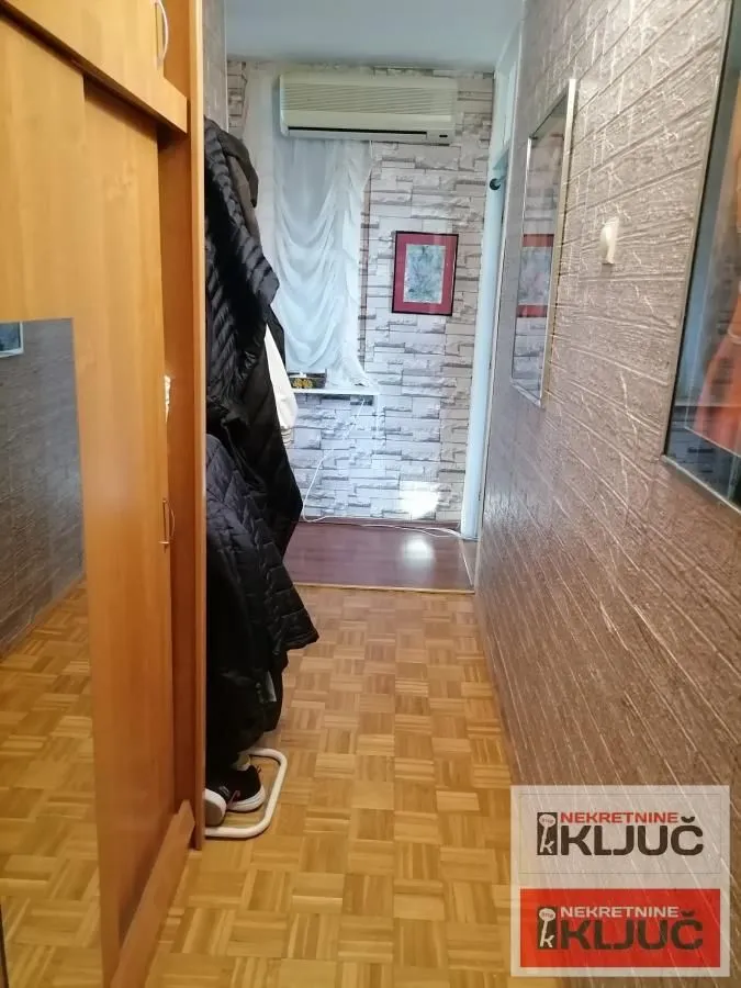Prodaja, četvorosoban stan, 84m², Novo naselje, Novi Sad