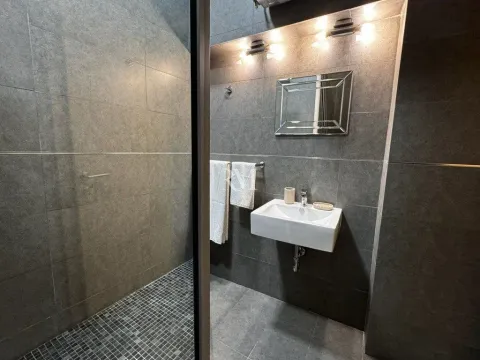 Izdavanje, dvosoban stan, 115m², Seljanovo, Tivat - image 14