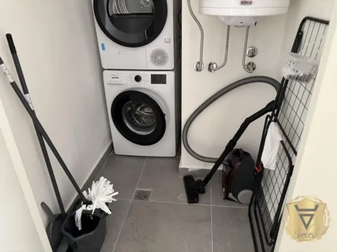 Izdavanje, trosoban stan, 80m², Savski Venac, Beograd - image 14