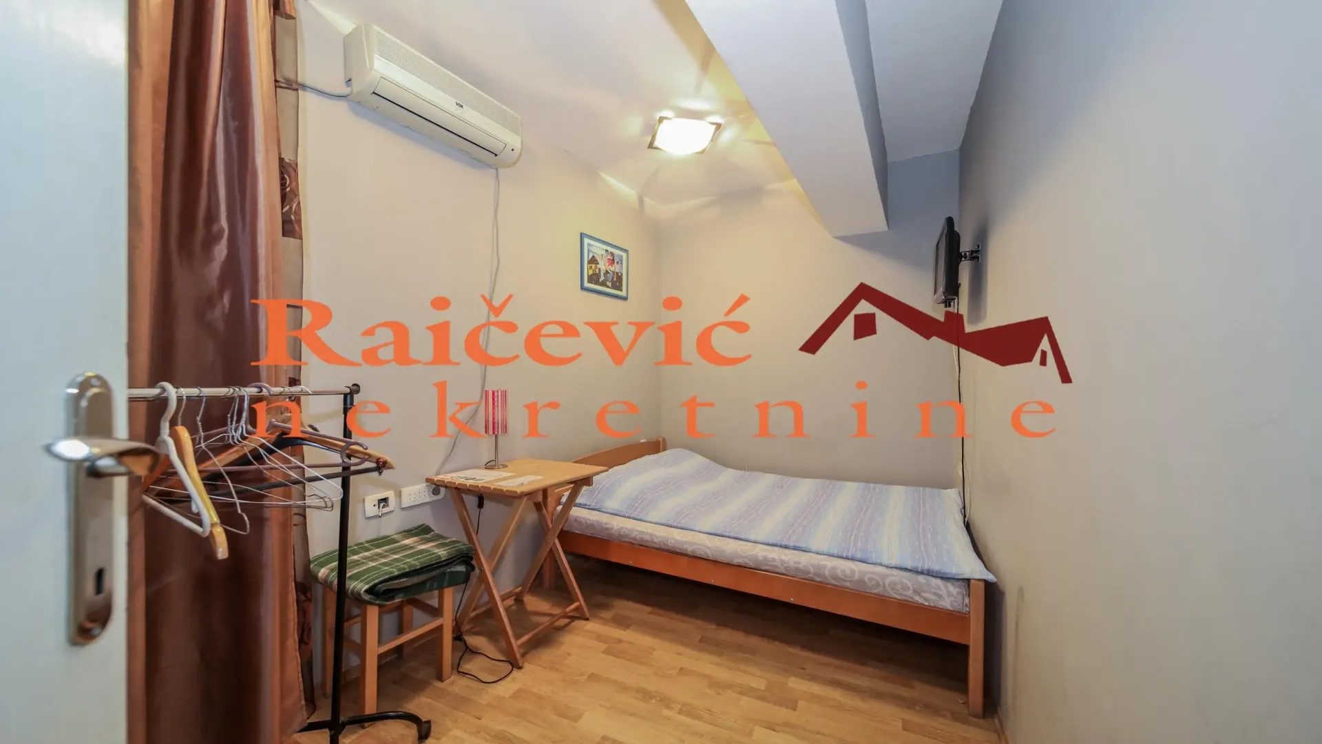 Prodaja, stan, 93m², Centar, Kruševac