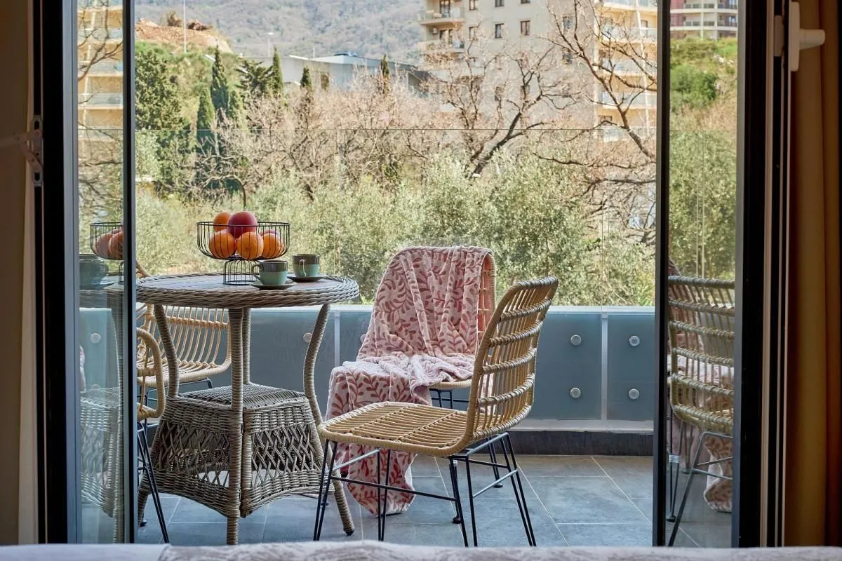 Rent, one bedroom apartment, 51m², Bečići, Budva