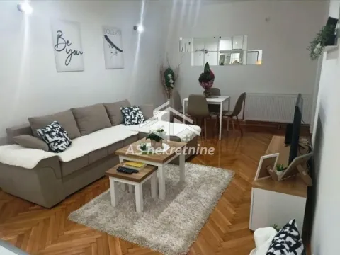 Izdavanje, dvosoban stan, 42m², Vračar Sve Podlokacije, Beograd - image 2
