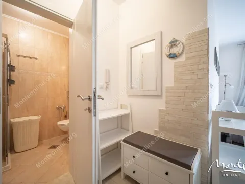 Sale, one bedroom apartment, 42m², Dobrota, Kotor - image 14