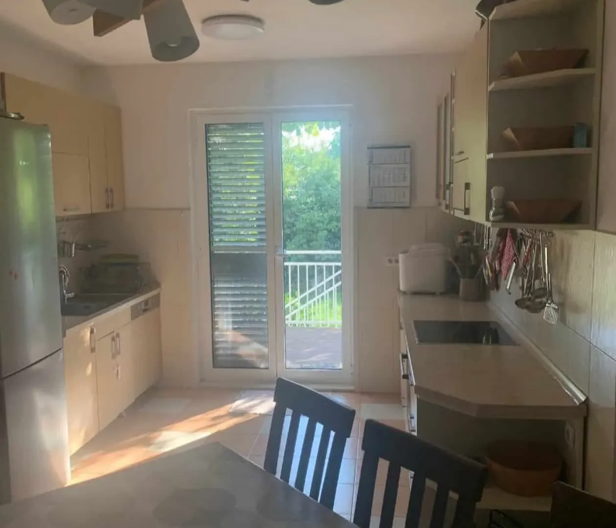 Izdavanje, kuća, 240m², Donja Gorica, Podgorica