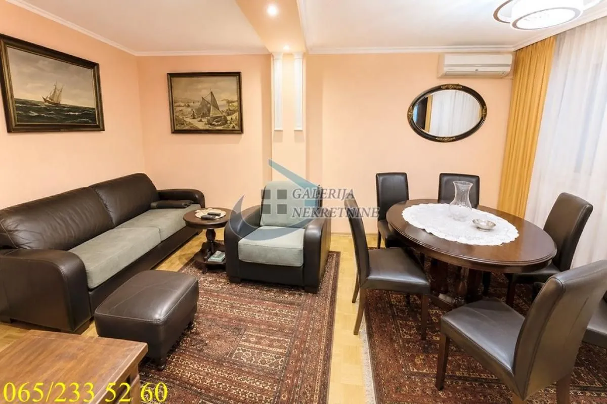 Izdavanje, četvorosoban stan, 90m², Novi Beograd Blok 61, Novi Beograd Sve Podlokacije