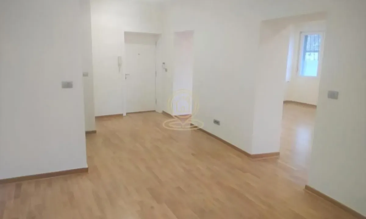 Izdavanje, poslovni prostor, 80m², Stari Grad, Beograd
