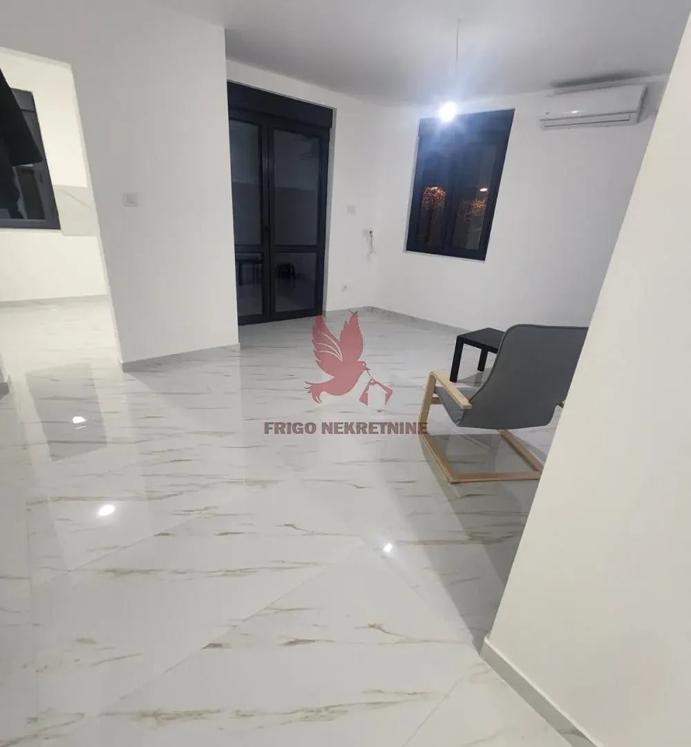 Prodaja, trosoban stan, 57m², Mladenovac, Beograd