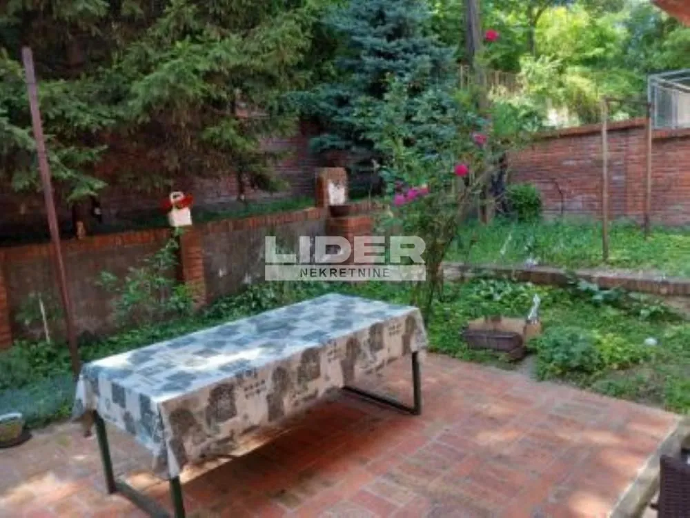 Prodaja, kuća, 240m², Zvezdara Sve Podlokacije, Beograd