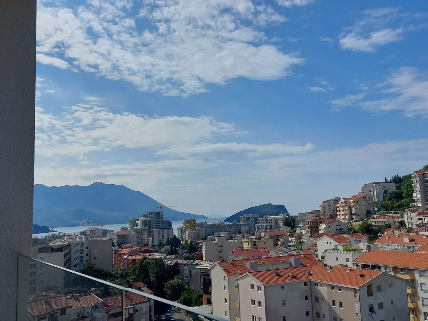 Izdavanje, garsonjera, 30m², Budva, Crna Gora
