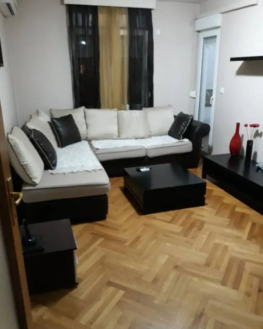 Izdavanje, dvosoban stan, 65m², City Kej, Podgorica